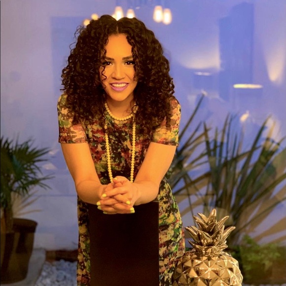 Meet your Posher, Lorena - Picture 1 of 1